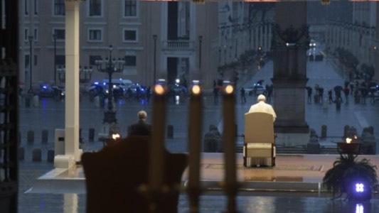 L’Omelia del Papa per la preghiera straordinaria in Piazza San Pietro