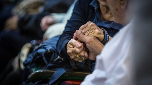 Covid-19: mobilitati i giovani della parrocchia. Cibo e farmaci sulla soglia di casa