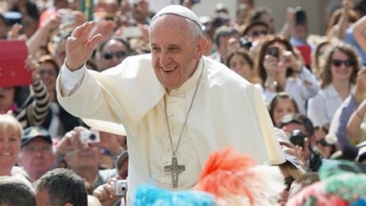 Roma: Papa Francesco dona bici elettrica all’Unitalsi per asta benefica