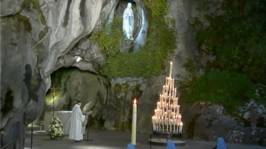 Sabato 14 novembre 2020: da oggi arde a Lourdes il primo Cero Unitalsi