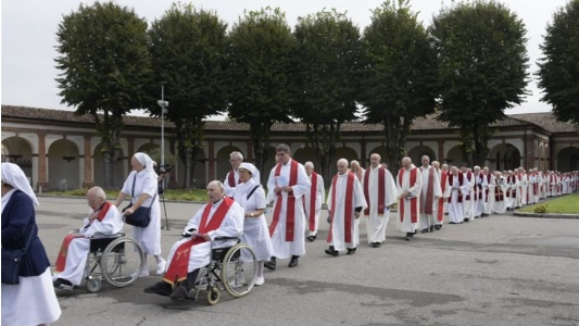 Lombarda. Il Papa: “preti anziani e malati, grazie per la vostra testimonianza di vita”