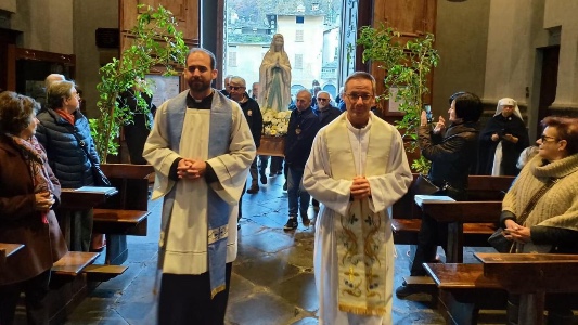 Peregrinatio Mariae in Lombardia. Cardinal Cantoni (Como): “E’ Maria a compiere un pellegrinaggio verso di noi”