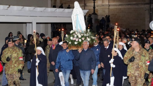 A Brindisi la statua della Madonna di Lourdes