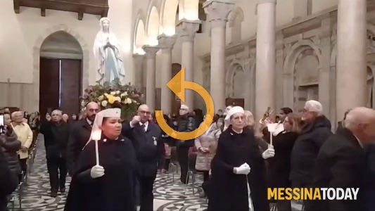La Madonna di Lourdes arriva a Messina, l’abbraccio dei fedeli in Cattedrale