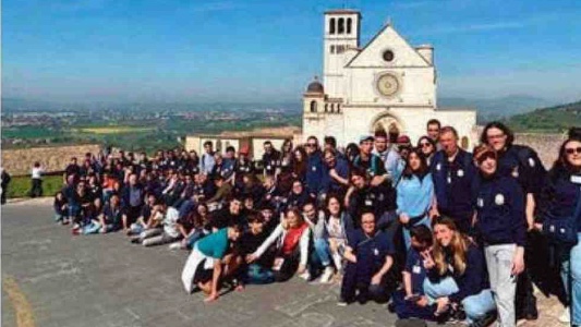 Toscana: Ad Assisi come a Lourdes, giovani pellegrini per amore