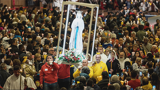 A Lourdes sfila l’arcobaleno dei piccoli Unitalsi