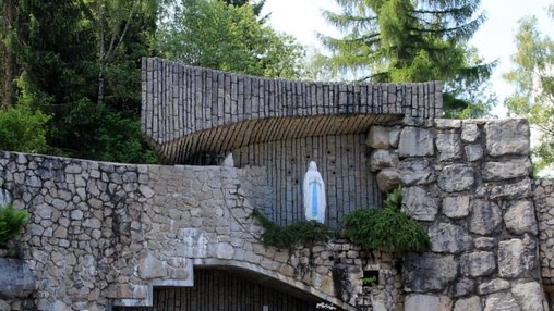 Nevegal (Belluno-Feltre) festeggia i trent’anni del Santuario di Nostra Signora di Lourdes