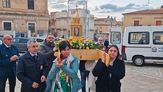 I ragazzi dell’Unitalsi di Ragusa accolgono le Reliquie di Santa Bernadette