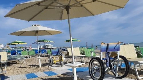 Mare senza barriere: solo il 10% le spiagge accessibili in Italia