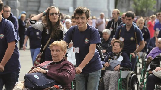 Il volto giovane del pellegrinaggio Unitalsi a Lourdes