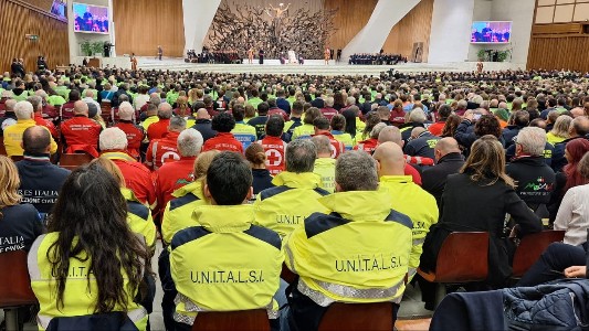 Udienza Papa Leone XIV ai volontari del Giubileo: “Voi siete la prova, quanto bene c’è nel mondo!