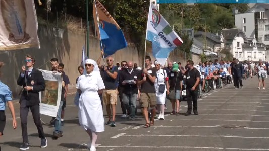 Ritorna il treno della Sezione Ligure verso Lourdes. Più di 350 pellegrini e tanti giovani (video)
